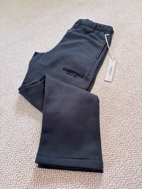 New ESSENTIALS Fear of God Stretch Limo Sweatpants